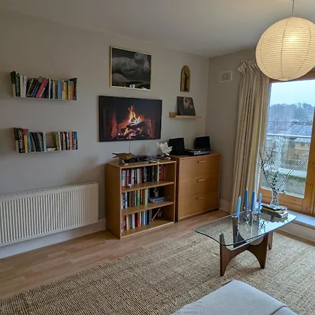Homely & Spacious 2Bd Close To Phoenix Park & City * 더블린
